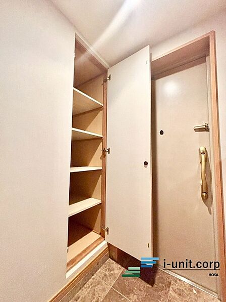 家族全員の靴を収納出来ますね