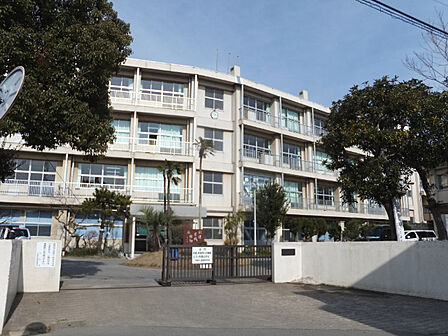中学校「千葉市立幕張西中学校まで1162m」