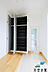 その他：【同仕様】「ただいま」「おかえり」が響く玄関です。暖かな日差しが差し込み収納豊富な玄関です。