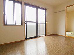 東武宇都宮線 東武宇都宮駅 4.3kmの賃貸アパート 2階2LDKのリビング/ダイニング