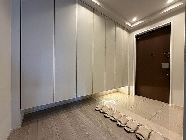 玄関を拡大表示