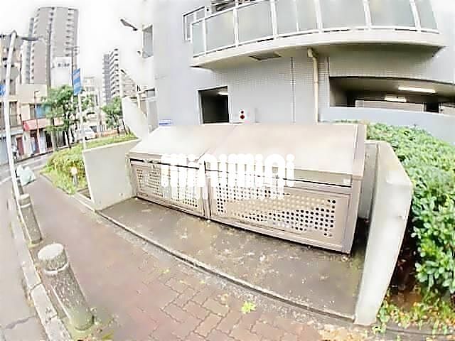 11 / 19