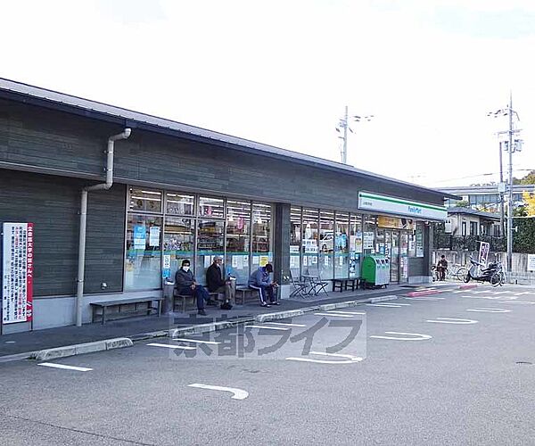 画像30:ファミリーマート立命館大学前店まで121m 立命館大学すぐ横 駐車場完備です。