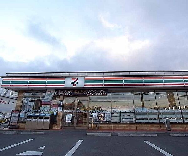 画像23:セブンイレブン京都上桂山田口店まで400m 山田口の交差点にあり、車でも徒歩でも入りやすい