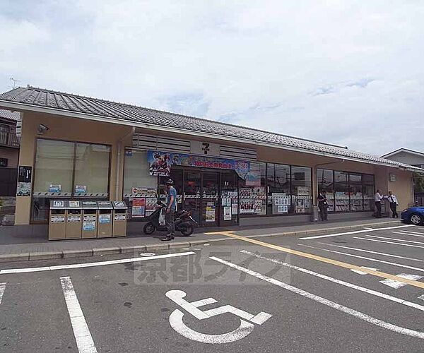 画像29:セブンイレブン 京都福王子店まで389m 福王子交差点東、観光道路沿いにございます。駐車場完備
