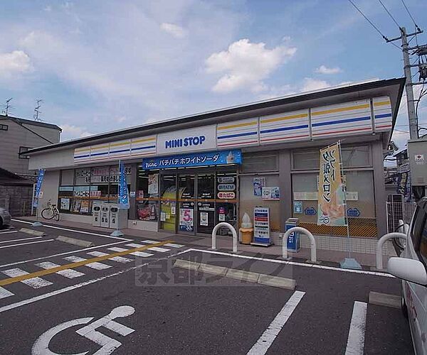 ミニストップ太秦一ノ井町店まで207m 広隆寺すぐ近くにございます。駐車場完備。