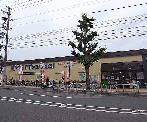 画像30:万代 嵯峨広沢店まで100m 丸太町通り沿いにございます 駐車場も広めです