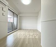 ワンちゃん・ネコちゃんと一緒に住めるお部屋です。オートロックにセコムホームセキュリティー付きの防犯性の高い物件です。
