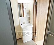 独立洗面台付きです。