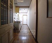 玄関から見た室内の様子です。