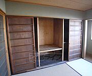 壁一面の大きな押入れです。
