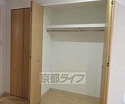 大きいクローゼットが付いています