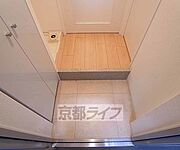 大きなシューズボックス付き。