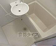 清潔感のあるバスルームです