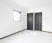 ・端部屋のみ小窓付
