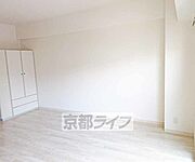 真っ白なきれいなお部屋