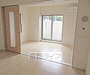 奥行きのあるお部屋です。