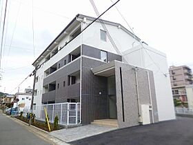 京都府京都市伏見区醍醐上ノ山町3番1号（賃貸マンション1LDK・1階・34.80㎡） その1