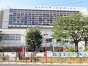 荒川区立第三日暮里小学校（90m）