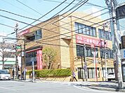 銀行「三菱東京ＵＦＪ銀行まで910m」