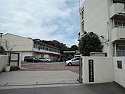 中学校「市立奈良中学校まで1200m」