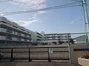 小学校「市立鴨志田第一小学校まで490m」