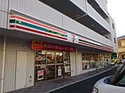 コンビニ「セブンイレブン横浜岸根公園店まで537m」