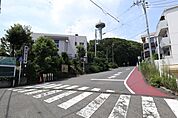 大学「横浜国立大学南門まで510m」