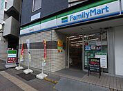 コンビニ「ファミリーマートまで400m」