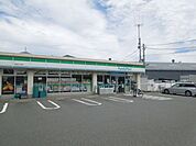 コンビニ「ファミリーマートまで400m」