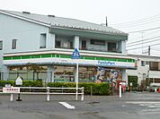コンビニ「ファミリーマートまで470m」