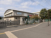 中学校「厚木市立厚木中学校まで1084m」