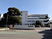中学校「伊勢原市立伊勢原中学校まで1804m」