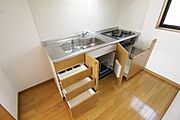 キッチンは収納引き出しがたくさん！
