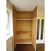 奥行のある室内