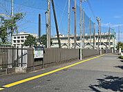 日野市立七生中学校（350m）