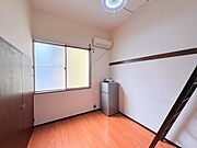 大きな窓で明かりも取り込みます