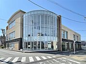 日野市立平山図書館（374m）