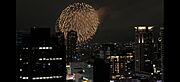 夏には大阪の夏のシンボルである、淀川花火大会をご自宅から間近で楽しむことができます。夏の夜空を彩る大迫力の花火を堪能できます。（天候による、2025年10月18日撮影）