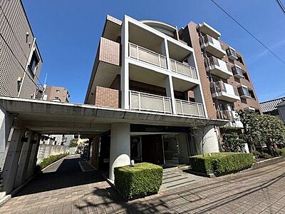 外観:『戸越公園』駅徒歩5分、戸越公園まで徒歩8分、周辺にはスーパーや商店街が身近に揃う、利便性・住環境良好な立地です。共用部にペットの足洗い場・オートロック・宅配ボックスを完備しています。 外観:『戸越公園』駅徒歩5分、戸越公園まで徒歩8分、周辺にはスーパーや商店街が身近に揃う、利便性・住環境良好な立地です。共用部にペットの足洗い場・オートロック・宅配ボックスを完備しています。