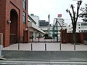 横浜市立横浜吉田中学校 徒歩33分。 2630m