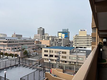 伊勢丹まで徒歩3分