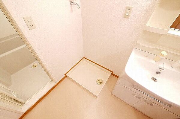 画像27:室内洗濯機置場です