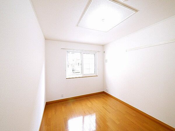 画像5:つくりのシンプルなお部屋は家具の配置もしやすいです