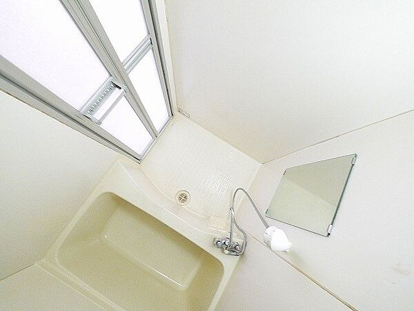 画像26:シンプルな浴室は掃除もお手軽です