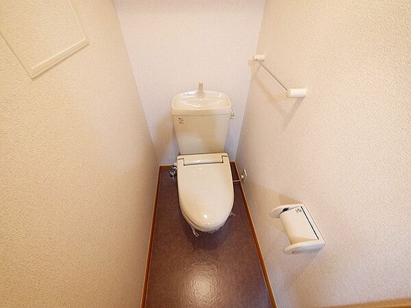 トイレ：ゆったりとした空間のトイレです