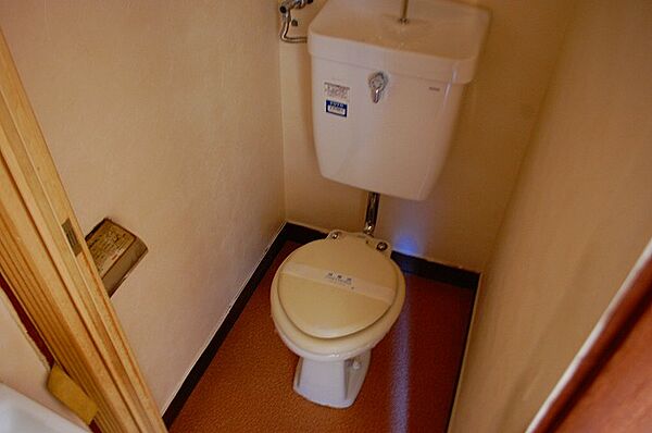 画像9:エアコン完備シンプルで使いやすいトイレです