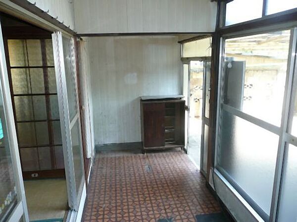 玄関を拡大表示