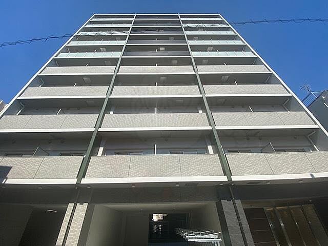 8 / 40