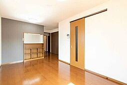 アミターユースＢ 105 1階3LDKのリビング/ダイニング